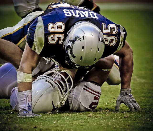 NFL 선수들은 어떤 장비를 사용할까? 포지션별 필수 장비 &amp; 추천 브랜드