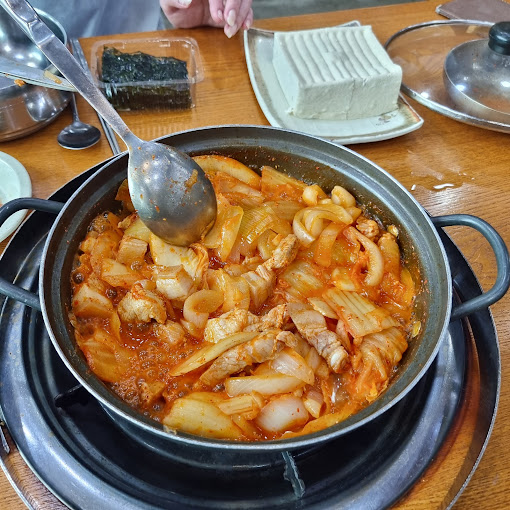 광명 두루치기 고기집 '돼지집'