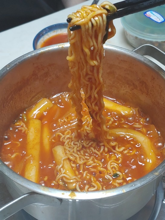 문방구떡볶이-라면사리