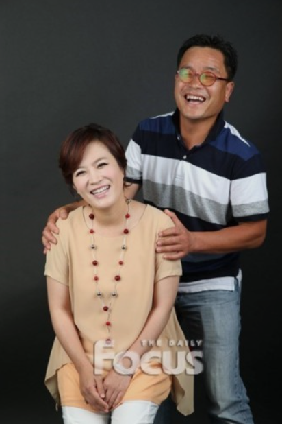 김정연 부부 사진│남편 김종원과 2008년 결혼식을 올린 가수 김정연의 행복한 모습