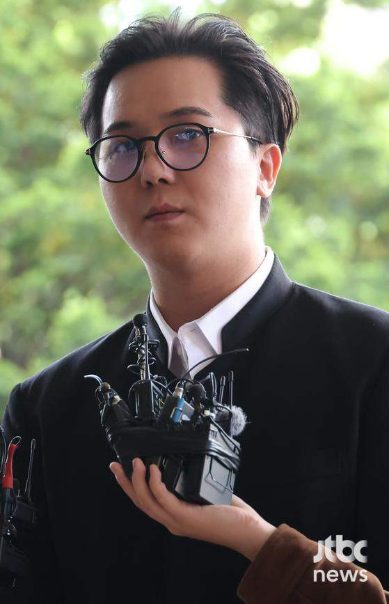 송민호 병역법 위반 징역 1년 6개월 구형... 102일 무단이탈 및 재복무 의사 총정리