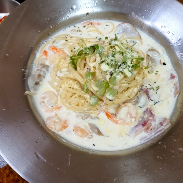 베이컨 새우가득 크림파스타