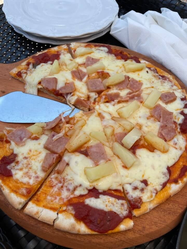 코스타벨라트로피컬비치호텔-점심식사-피자