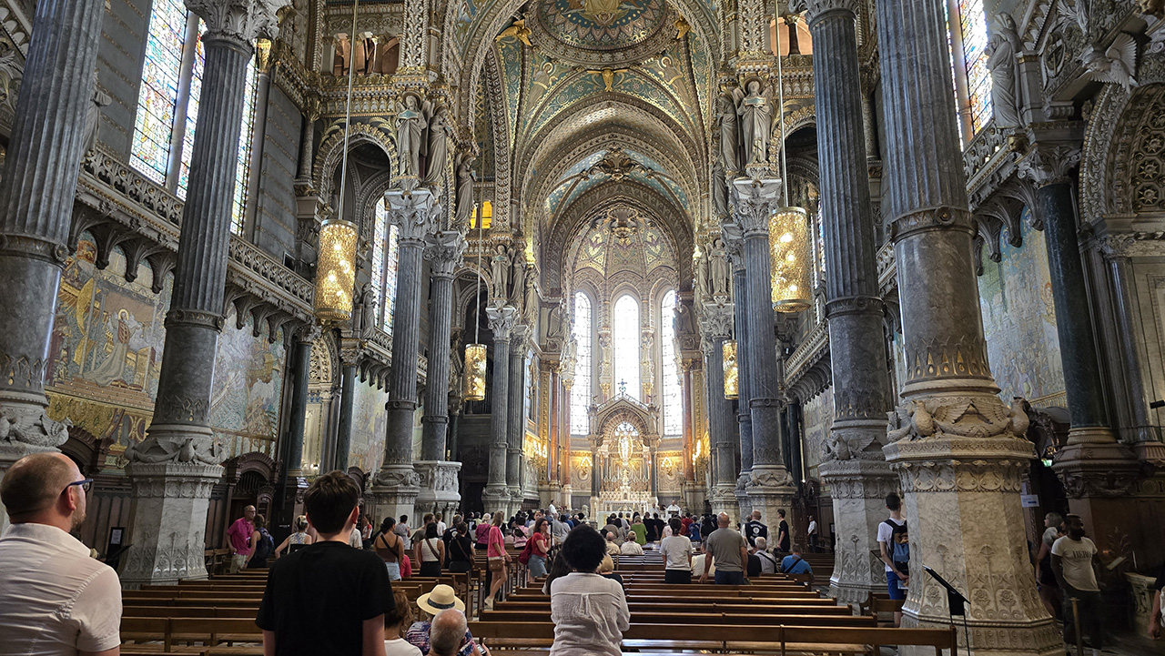 푸르비에르 노트르담 대성당