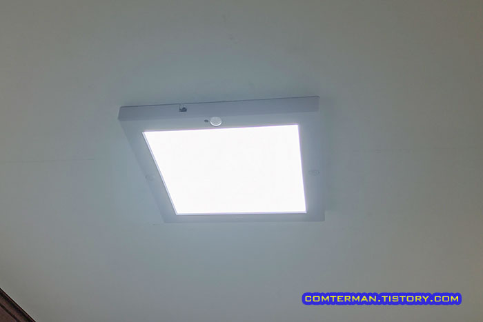 코콤 사각 센서등 장점 두께