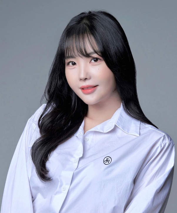 가수 레이나-싱어게인3