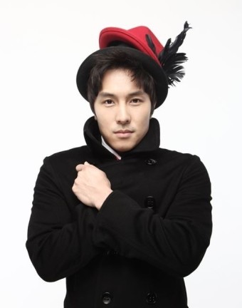 배우 김동완
