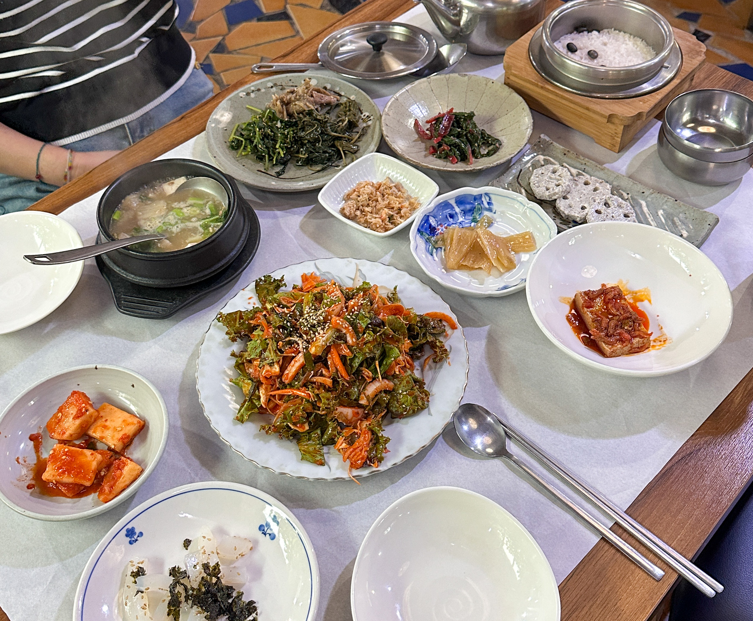✨ 강화도 맛집 토담마을: 정겨운 분위기 속 밴댕이회무침의 향연 🐟 ✨ 강화도 맛집 토담마을: 정겨운 분위기 속 밴댕이회무침의 향연 🐟