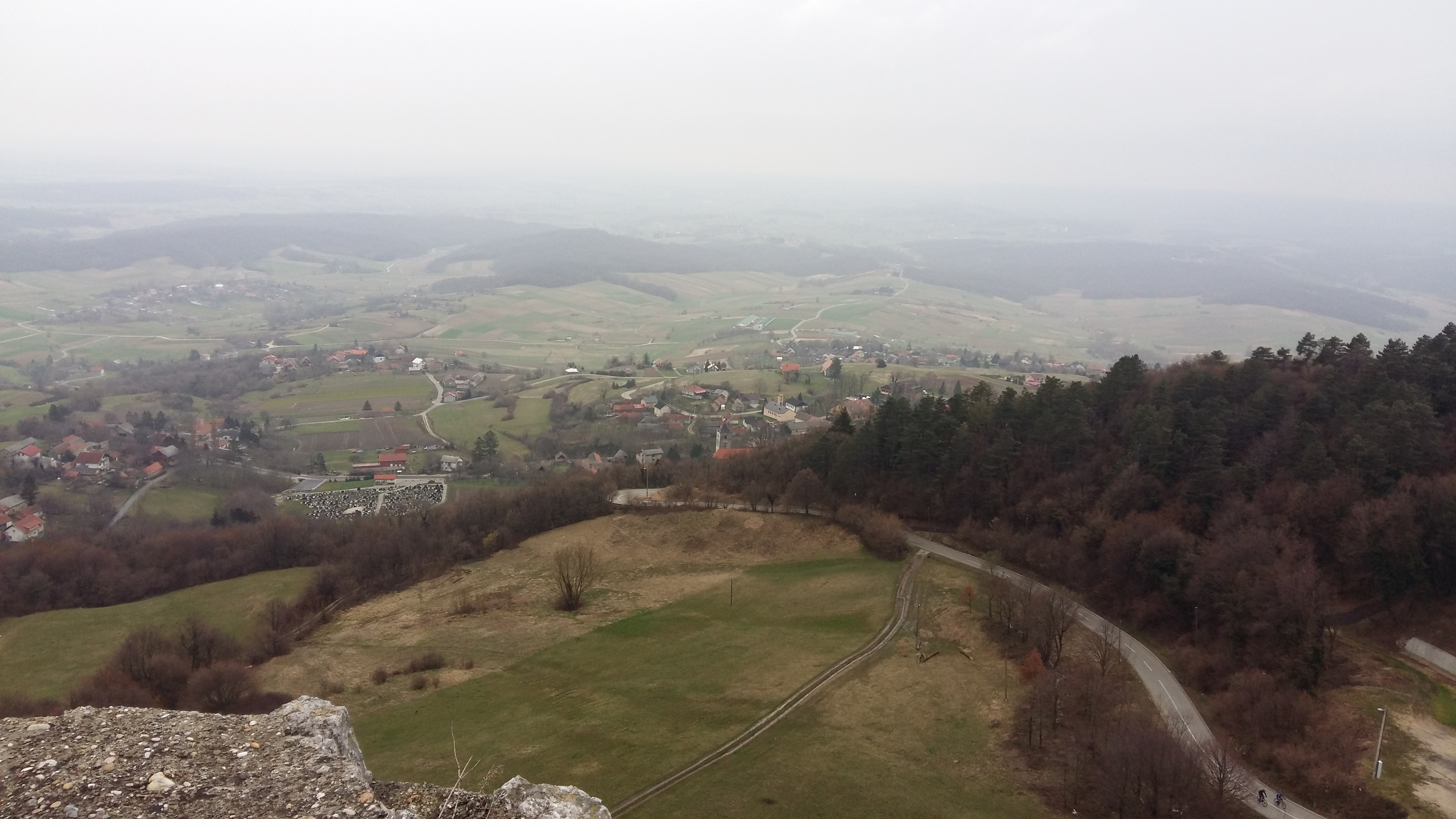 크로아티아 류베슈치차 인근 고성 전망