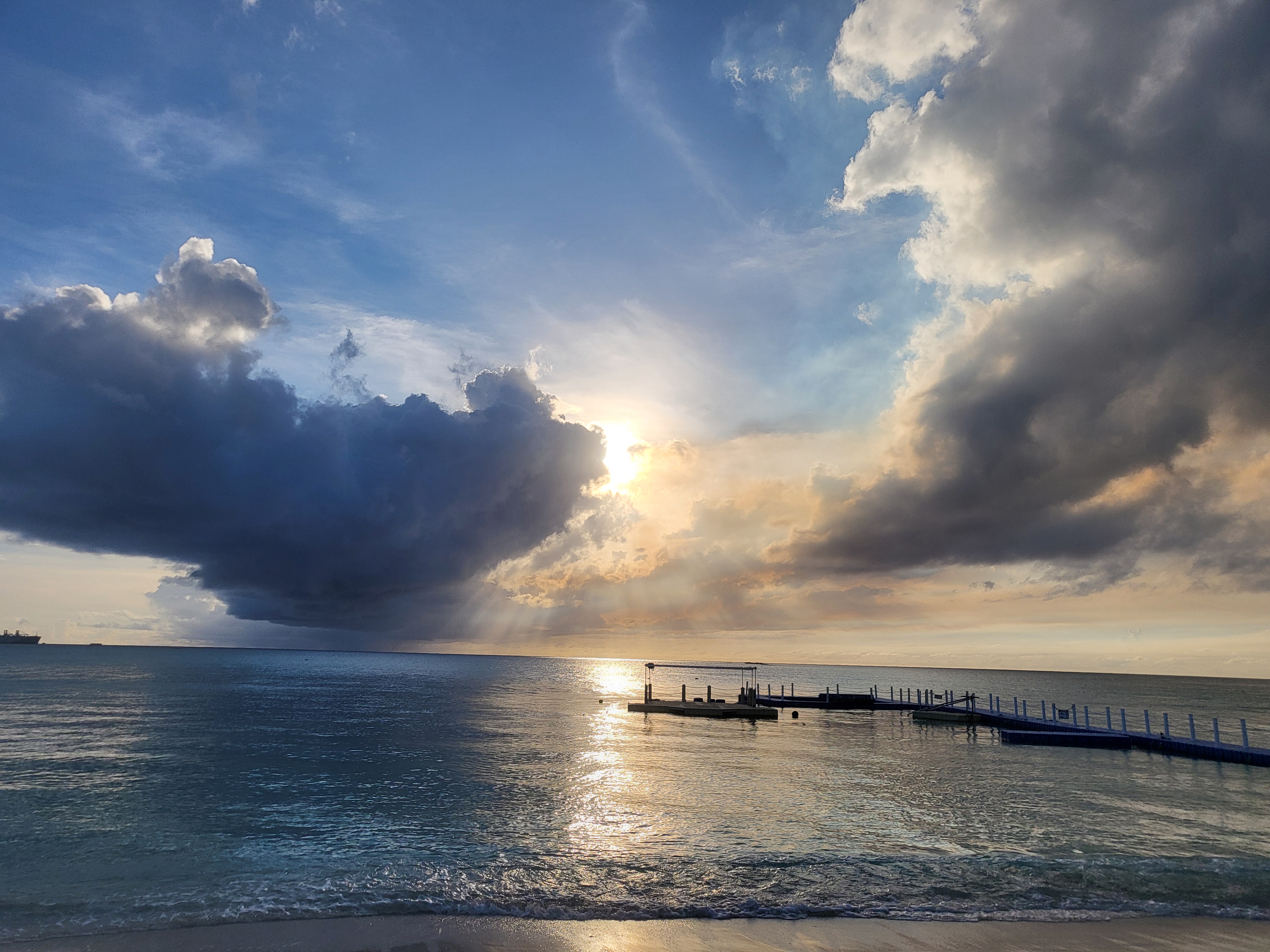 사이판 크라운플라자 프라이빗해변 해질녘 뷰