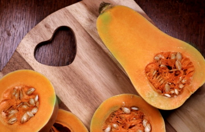 버터넛 스쿼시 반쪽 모습