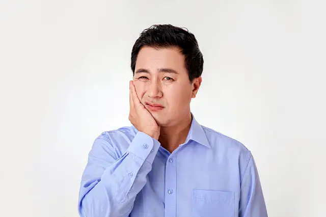 턱밑 부음 침샘붓기 타석증 원인 진단 치료 방법을 알아보자
