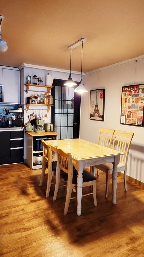 펜던트등으로 따듯해진 분위기