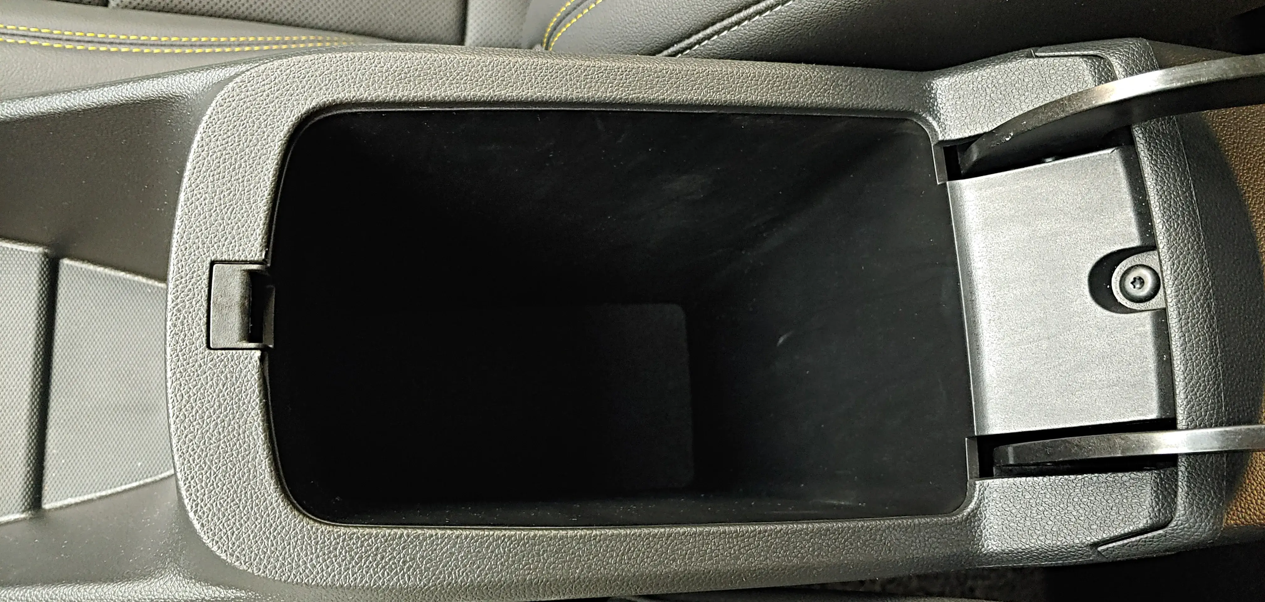 쉐보레 트랙스 크로스오버 내부 및 인테리어