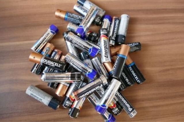 폐-건전지-사진