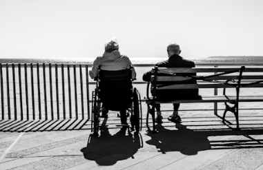 정년연장 65세 시행시기 법안 발의