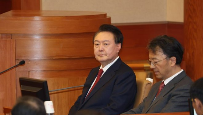 헌법재판소에 나온 윤석열