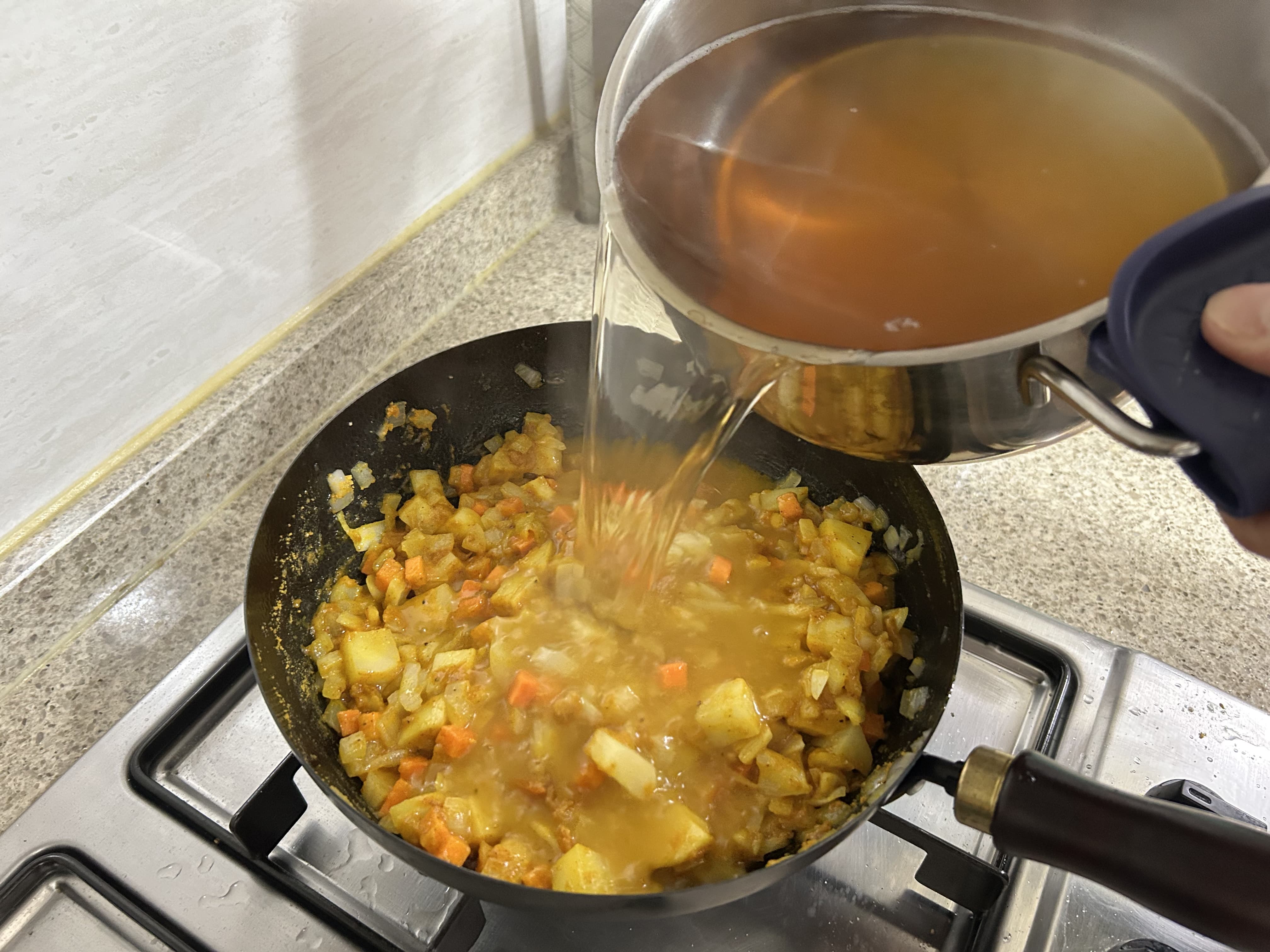 [chef&amp;#44; Daddy] 자극 없이 깊은 맛! 유아용 순한 카레소스 레시피 (우동&amp;#44; 볶음밥 활용까지!)