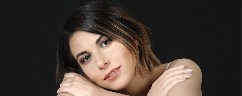 고민하는 여성 사진