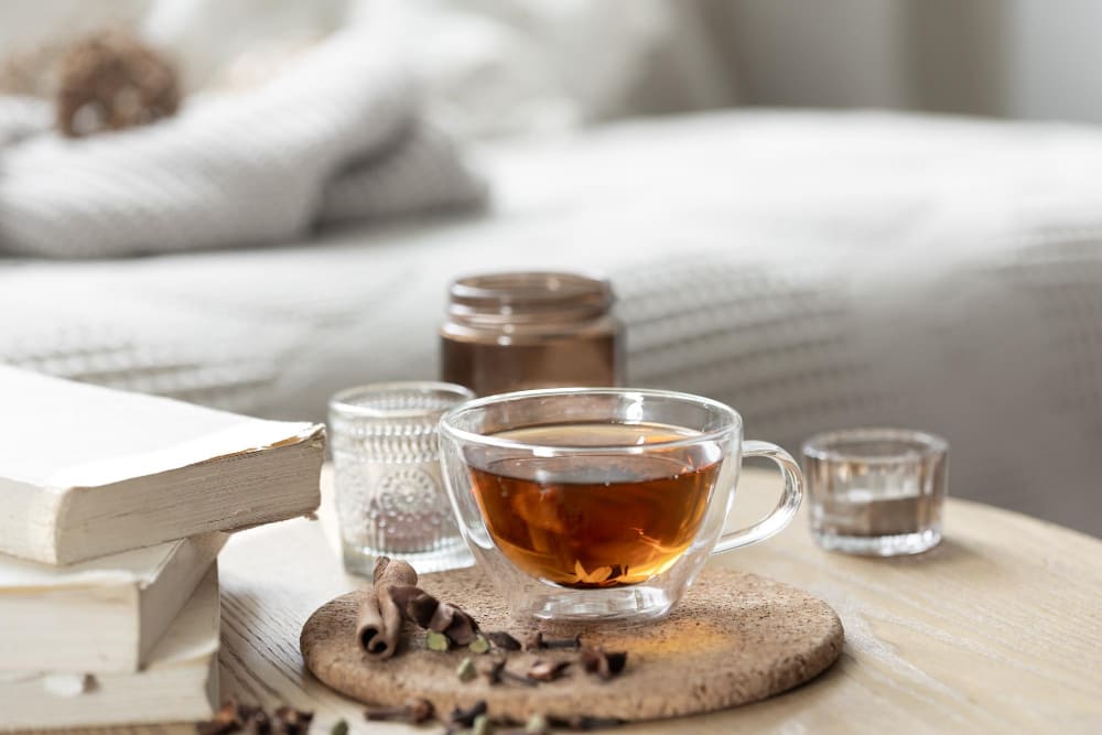 자기전에 따뜻한 물이나 허브차는 입냄새제거에 도움이 된다.