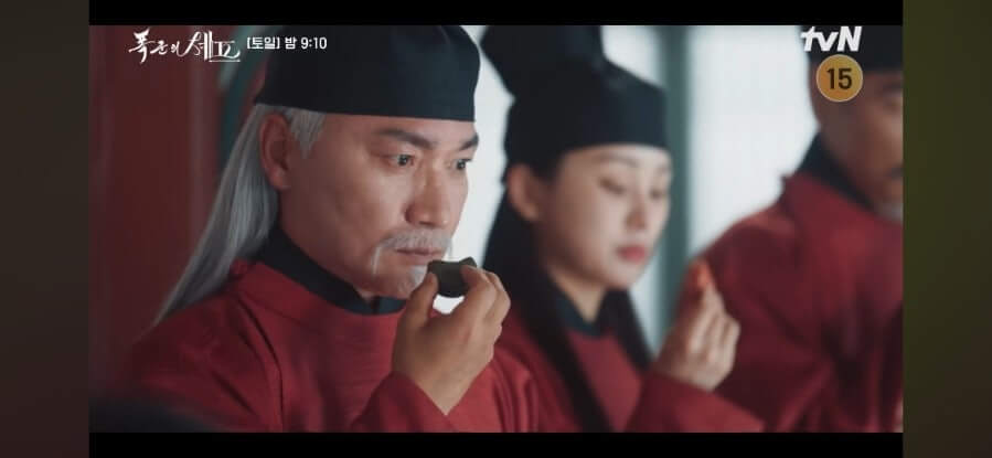 '왕과 사신이 나란히?’…’폭군의 셰프’ 역사 왜곡 논란