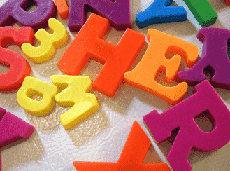 무작위로 흩어져 있는 영어 알파벳