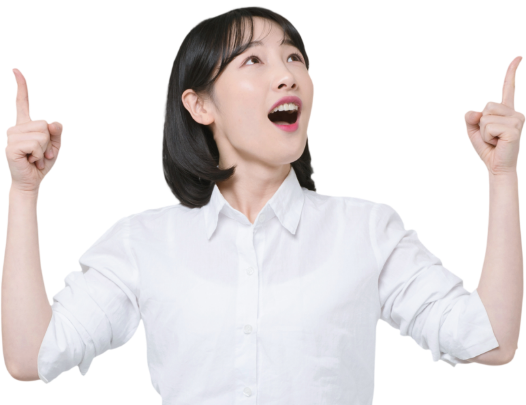 한 여성 소상공인이 기쁜 표정을 짓고 있다.