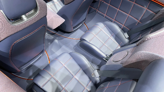 제네시스 X 컨버터블 내부디자인