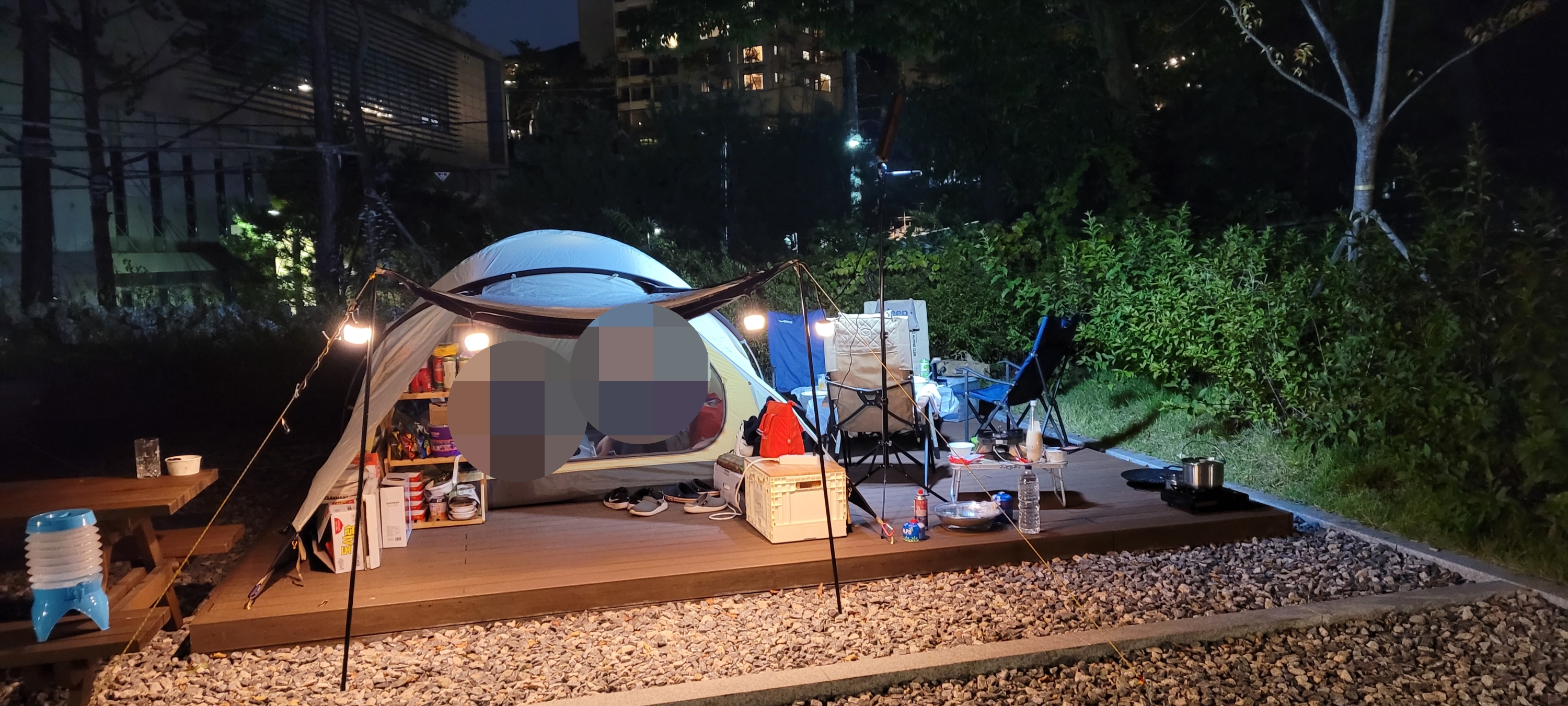 캠핑사이트에서 사진