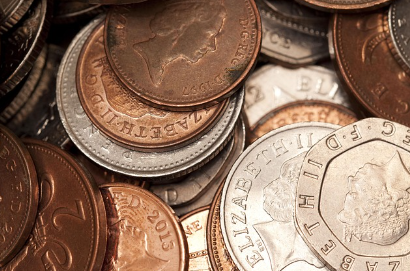 공중전화 관리원 동전을 수거하던 조용한 손길