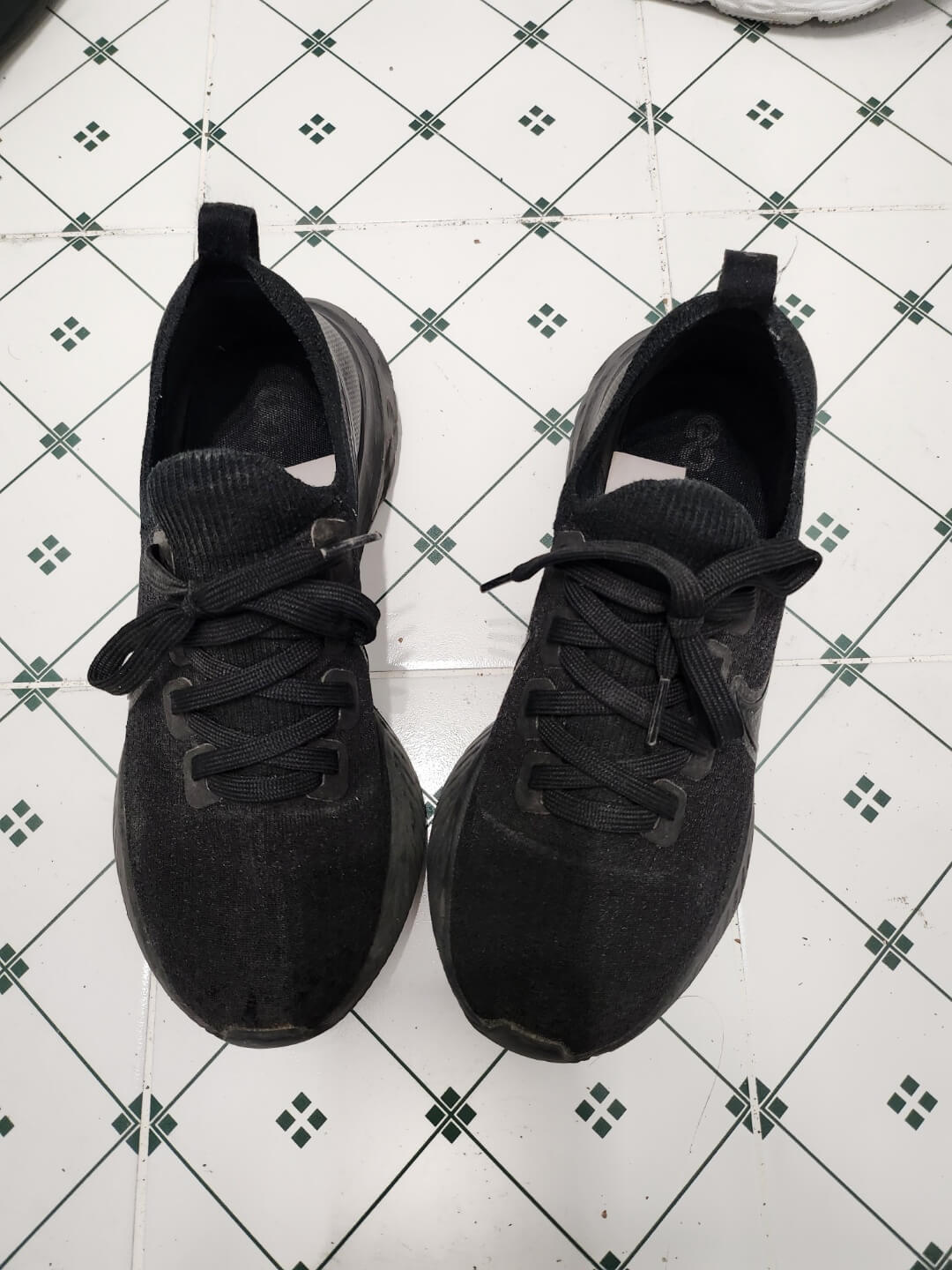 나이키-리액트-정면