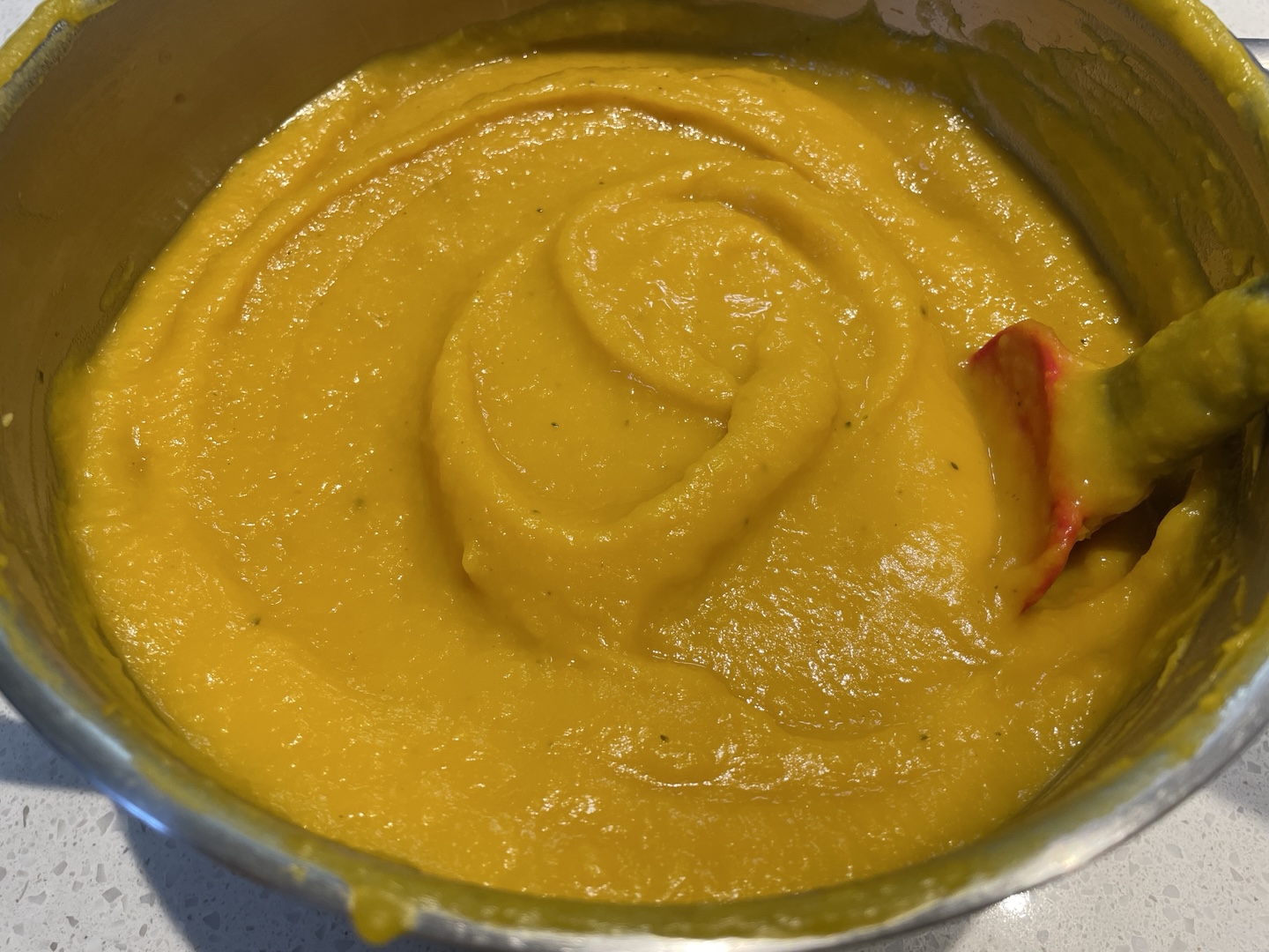 단호박수프 - 우유, 크림, 치즈 추가해 데우기