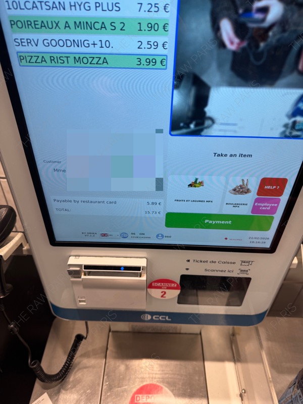 마트가 가까워서 필요한 거만 그 때 그 때 사는 편이에요.