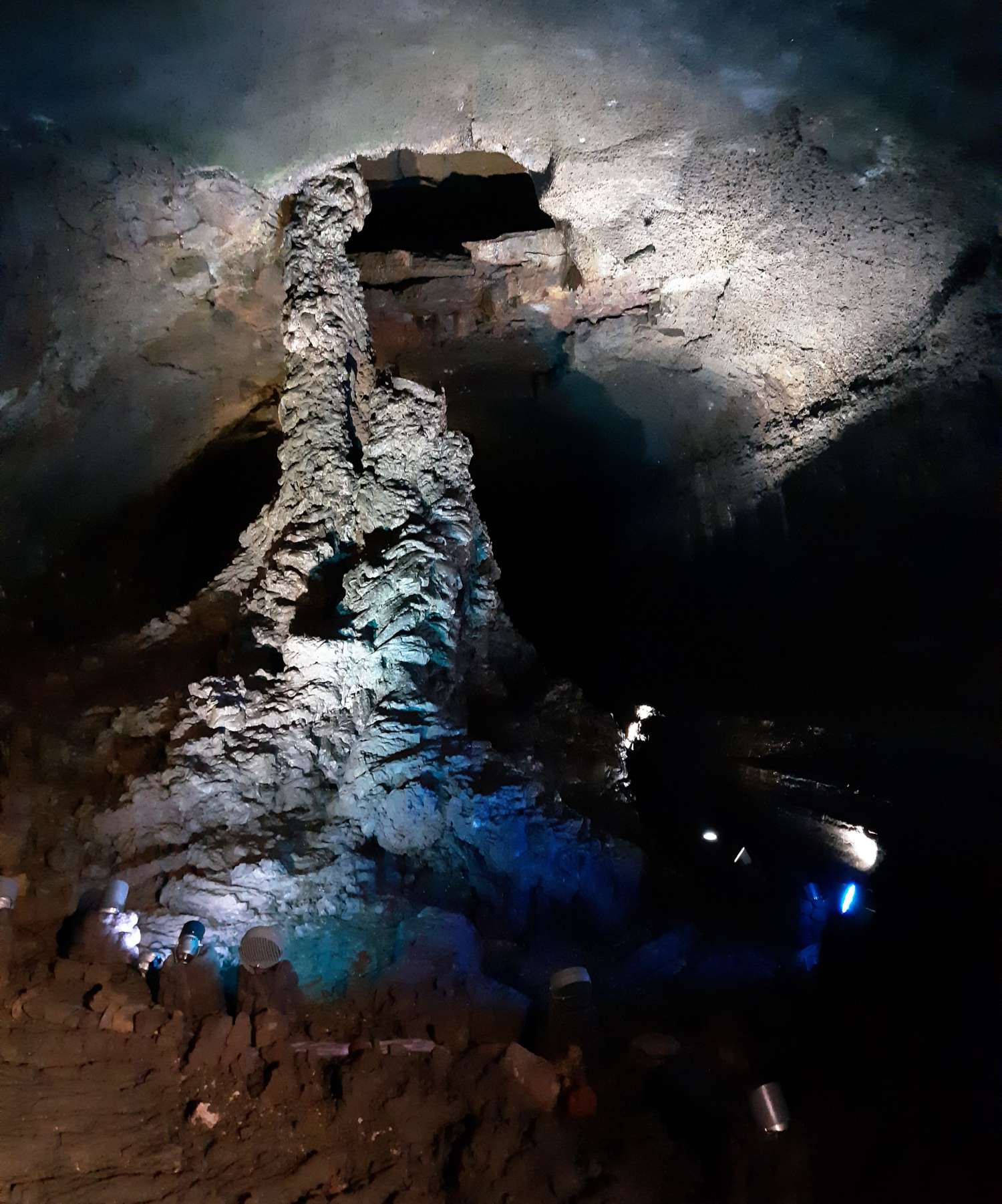 만장굴 용암석주