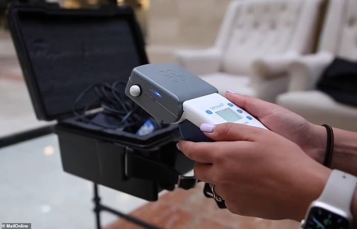 영국의 시내 돌발 실내 공기오염 테스트 VIDEO:How clean is your indoor air? We test levels with shock results