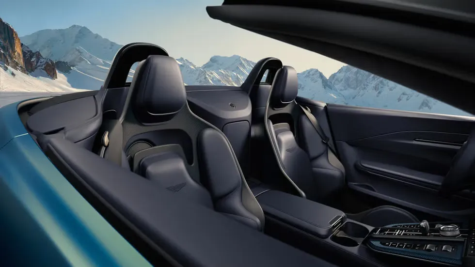 애스턴마틴 밴티지 로드스터 이미지