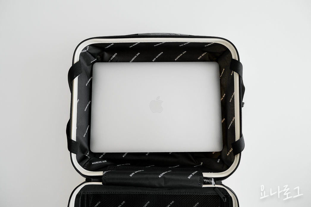 대한항공 대한항공마일리지 항공마일리지 마일리지 대한항공마일리지샵 KAL스토어 레디백 트래블레디백 대한항공레디백 여행준비 여행가방 여행가방추천 가방추천 캐리어 수트케이스 캐리어추천 에어랩 에어팟맥스 아이패드 맥북 레디백수납