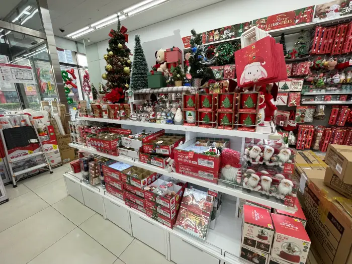 다이소 청라점 크리스마스 분위기