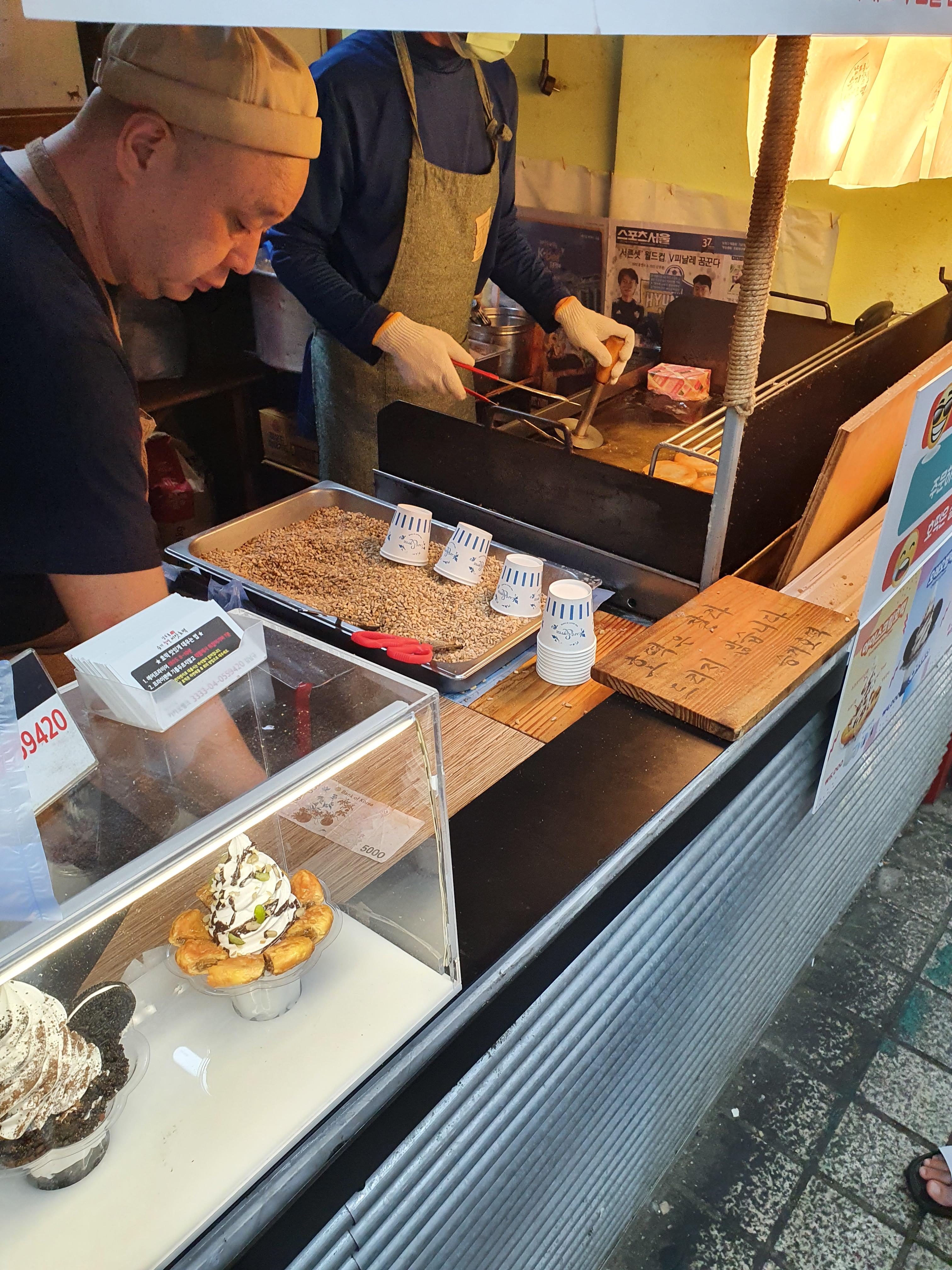 속초 승기호떡 만드시는중