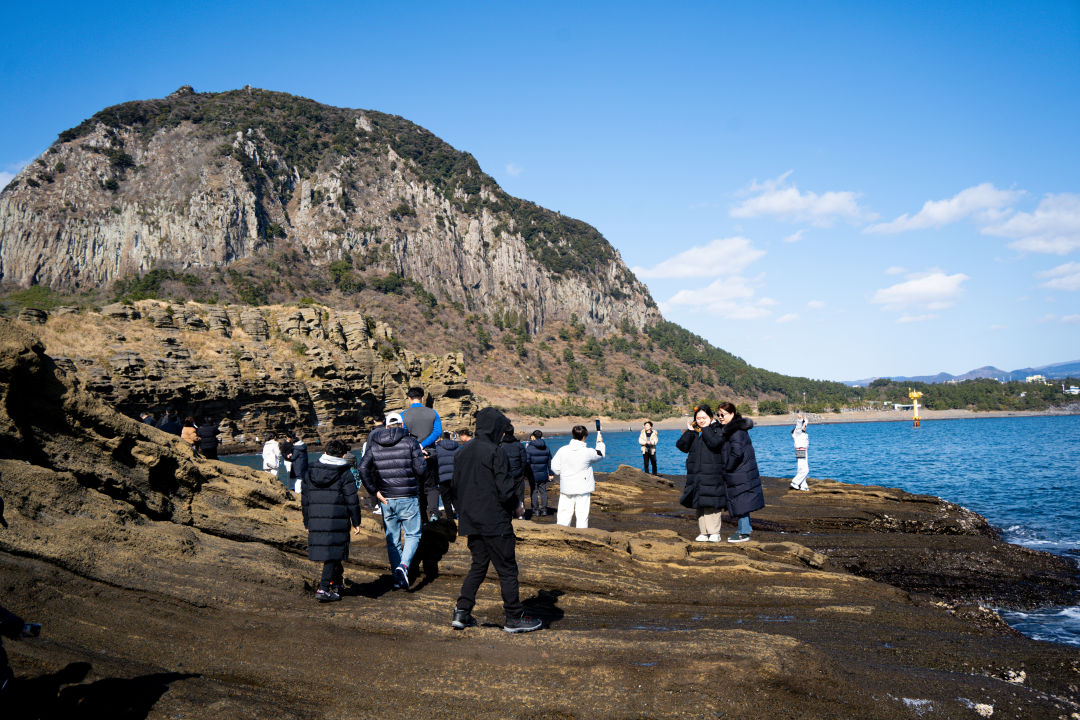 용머리 해안 절벽