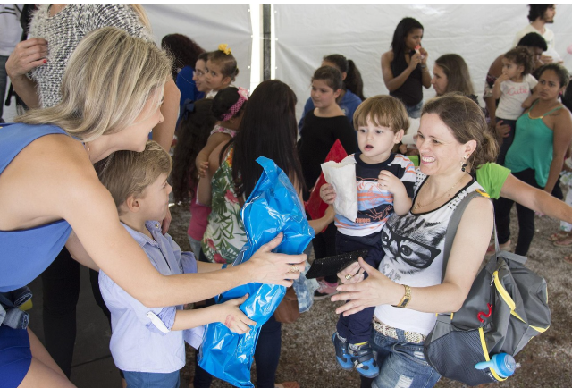 다문화 가족끼리 모인 사진