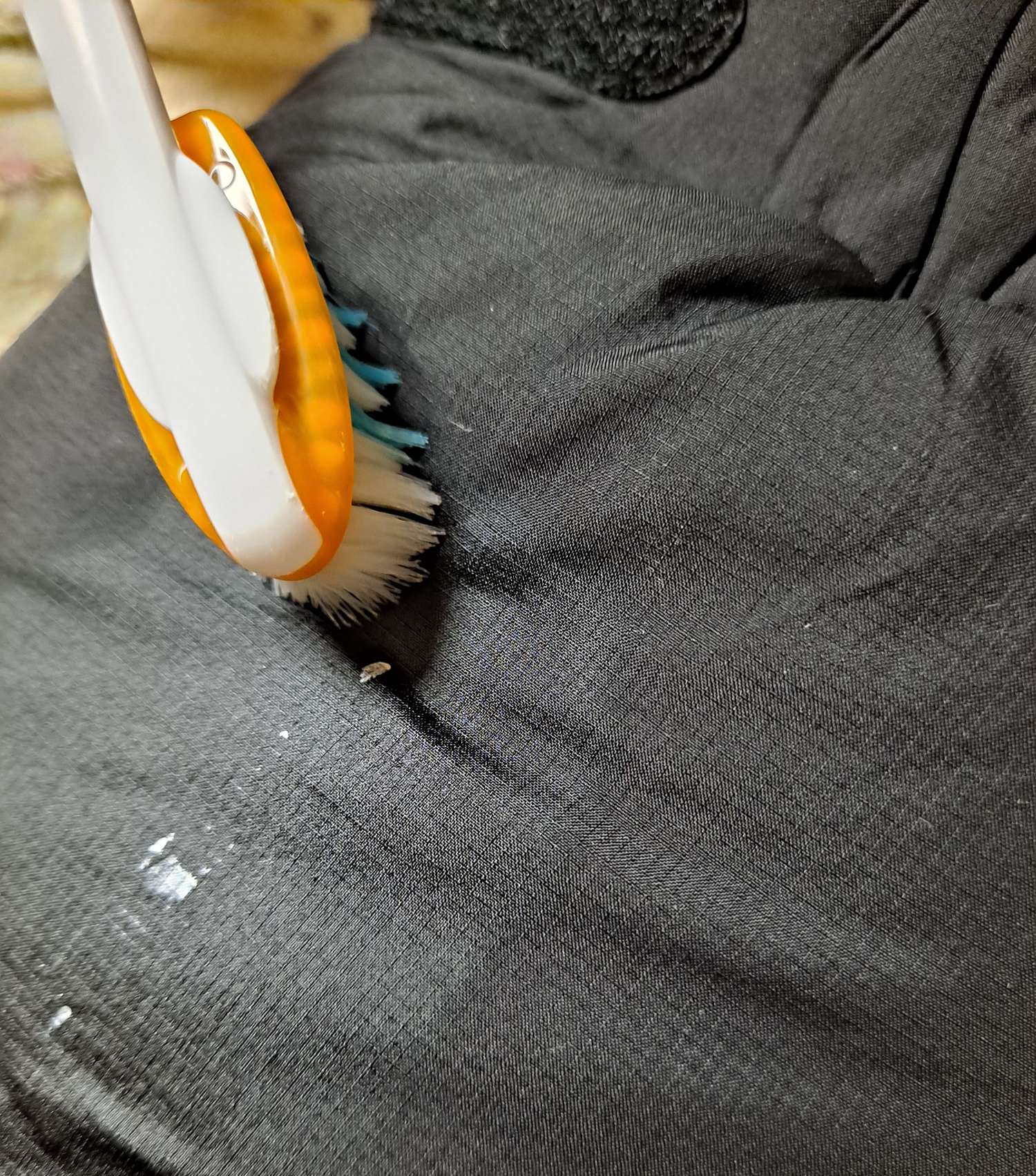 페인트제거 분노의 칫솔질