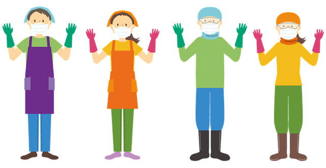 남성과-여성이-청소-복장을-하고-두손을-들고-서-있습니다.