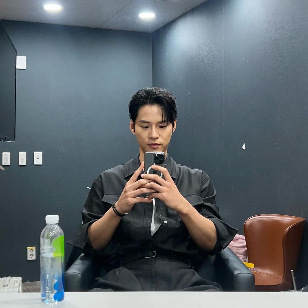 윤지온