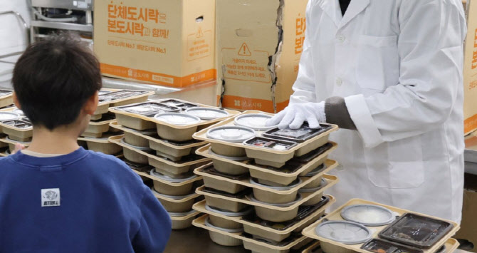 대전 학교 급식 파행 우려 "어묵·두부 못 썬다" ❘ 조리원 준법투쟁 요구사항 및 학부모 반응 총정리