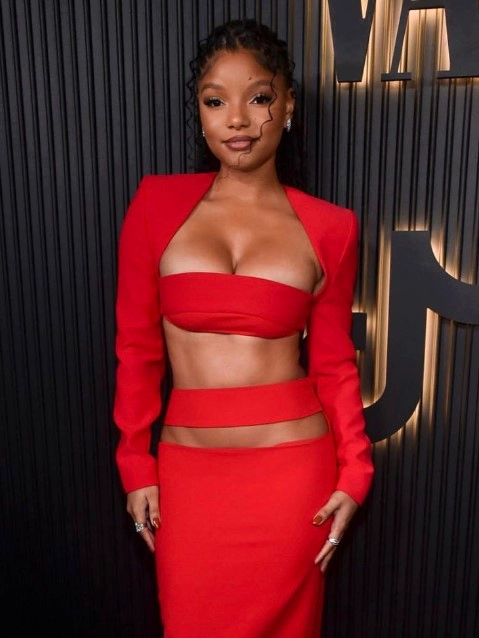 할리 베일리 프로필