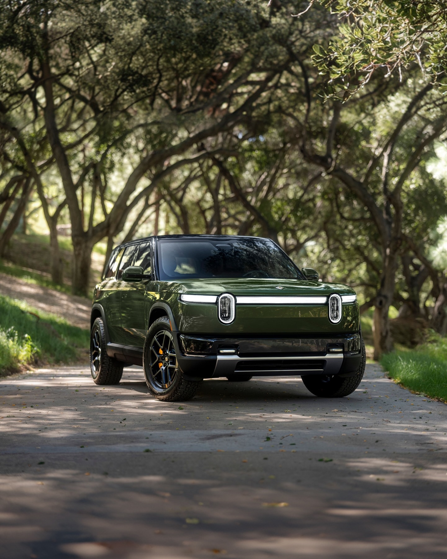 Rivian R2 차량 후면 뷰