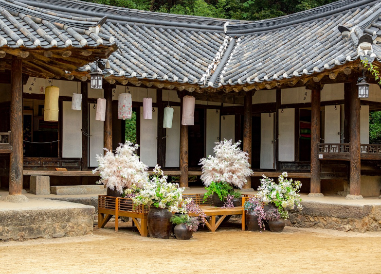 한옥의 공간미학: 전통 건축에서 배우는 지속 가능한 디자인