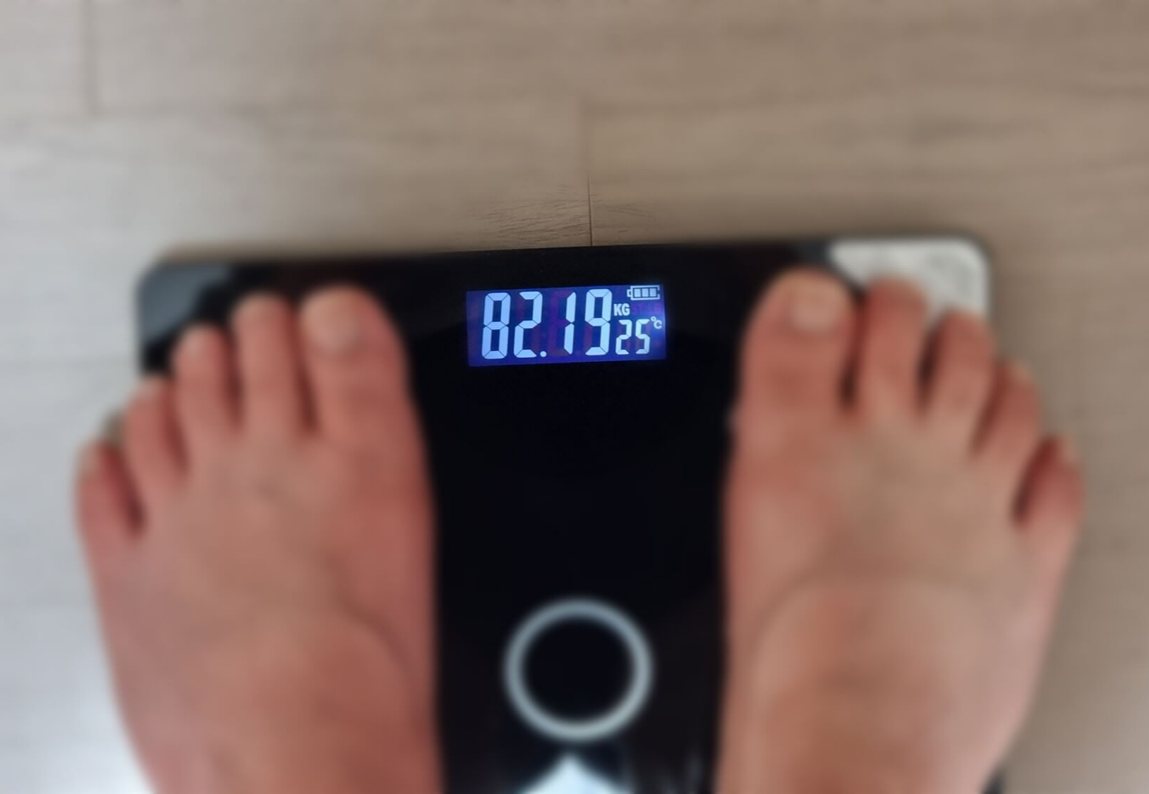 체중계에 올라간 모습