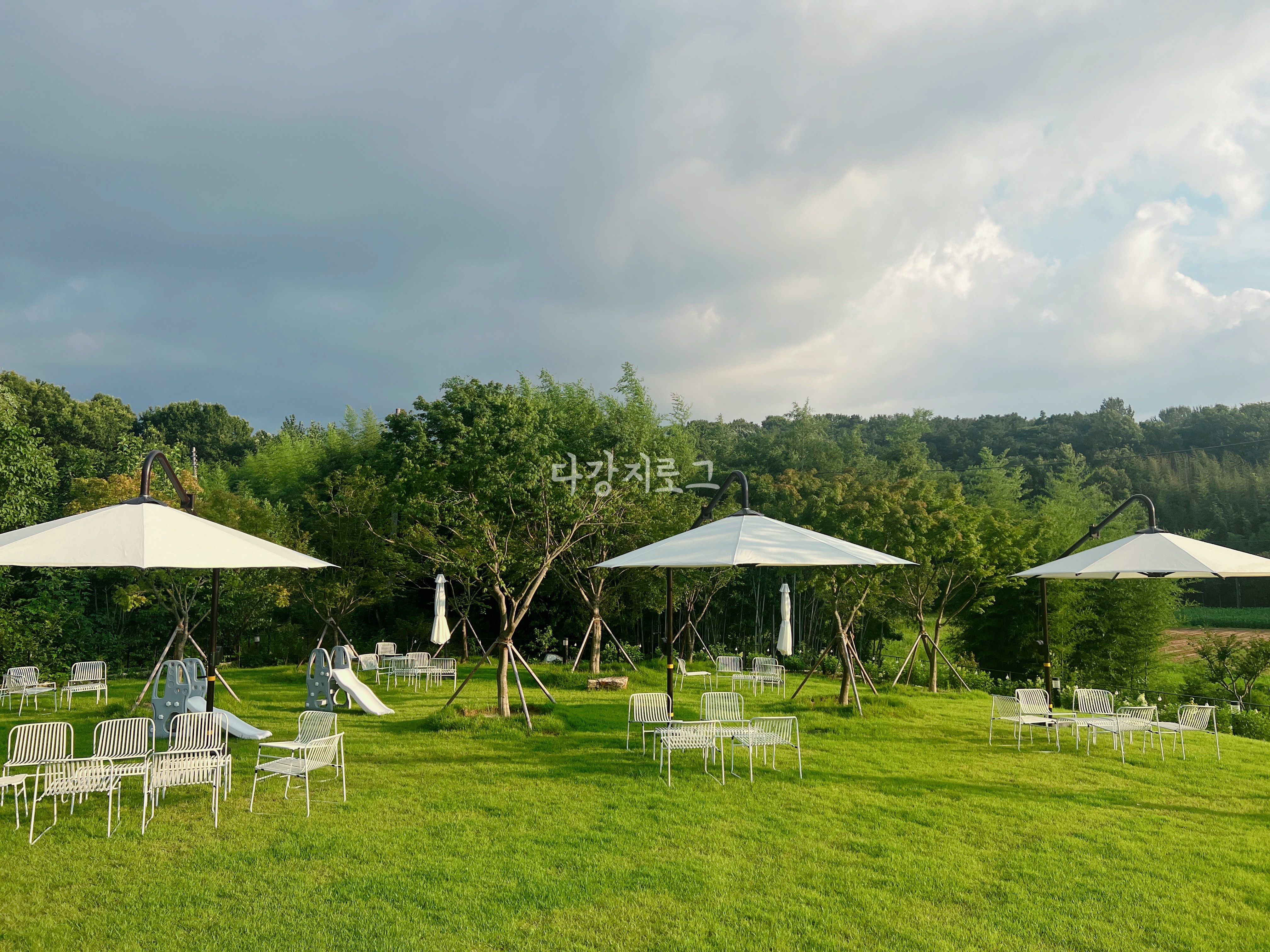 담양 빨간벽돌카페 야외카페 알에디션